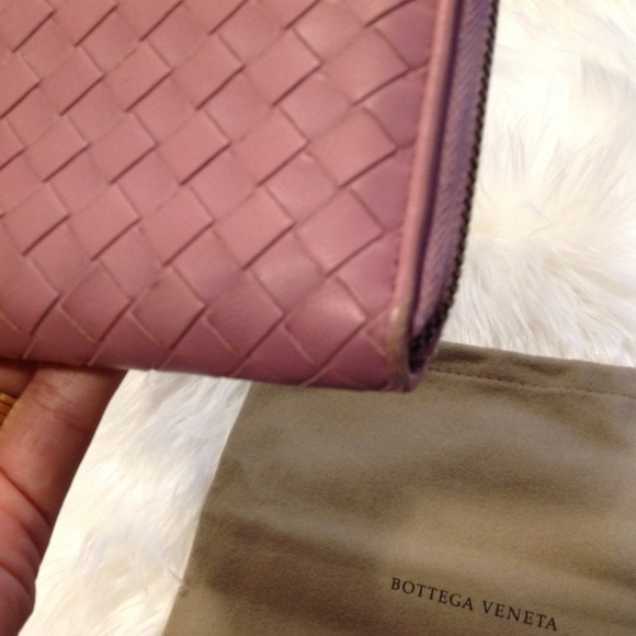 BOTTEGA VENETA ZIP-AROUND WALLET - Picture 7 of 11